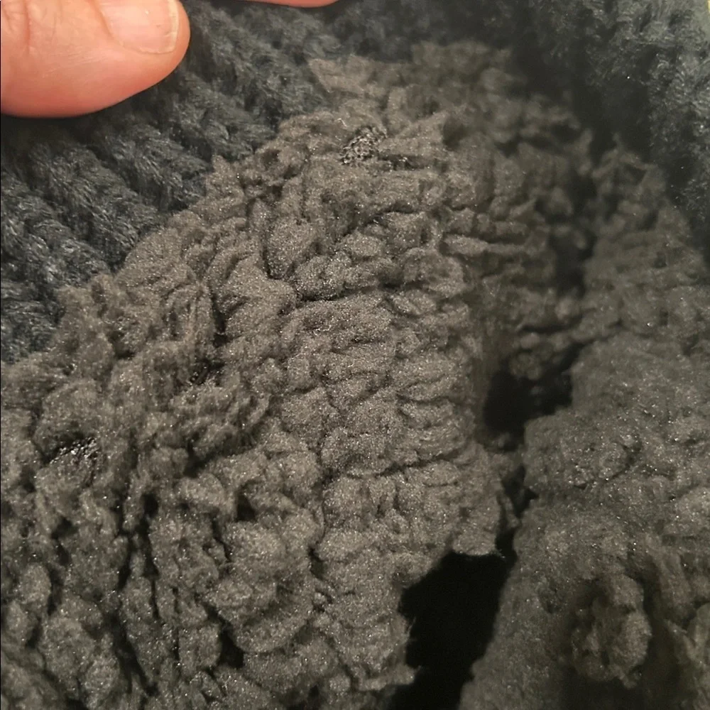 Just Cozy Black Lined Hat